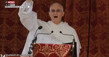 Oheň Ducha: Kázání otce Bonina z pouti do Chartres