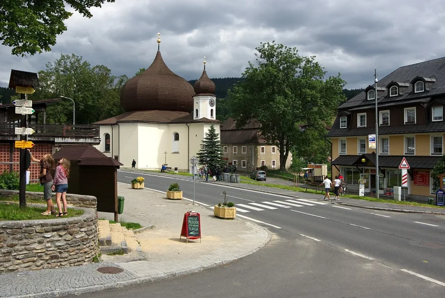 Kostel Panny Marie Pomocné – foto 1