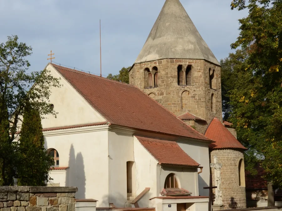 Kostel svatého Petra a Pavla – foto 1