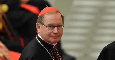 Kardinál Willem Eijk bude v nizozemském Ossu poprvé celebrovat tradiční latinskou mši